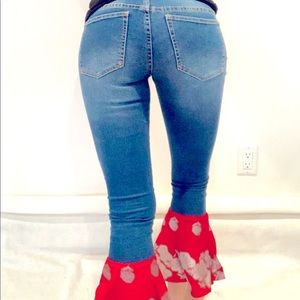Cute capris with red ruffle material bottoms